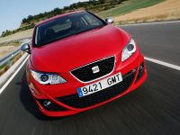 SEAT Ibiza FR TDI (2010) - picture 2 of 5