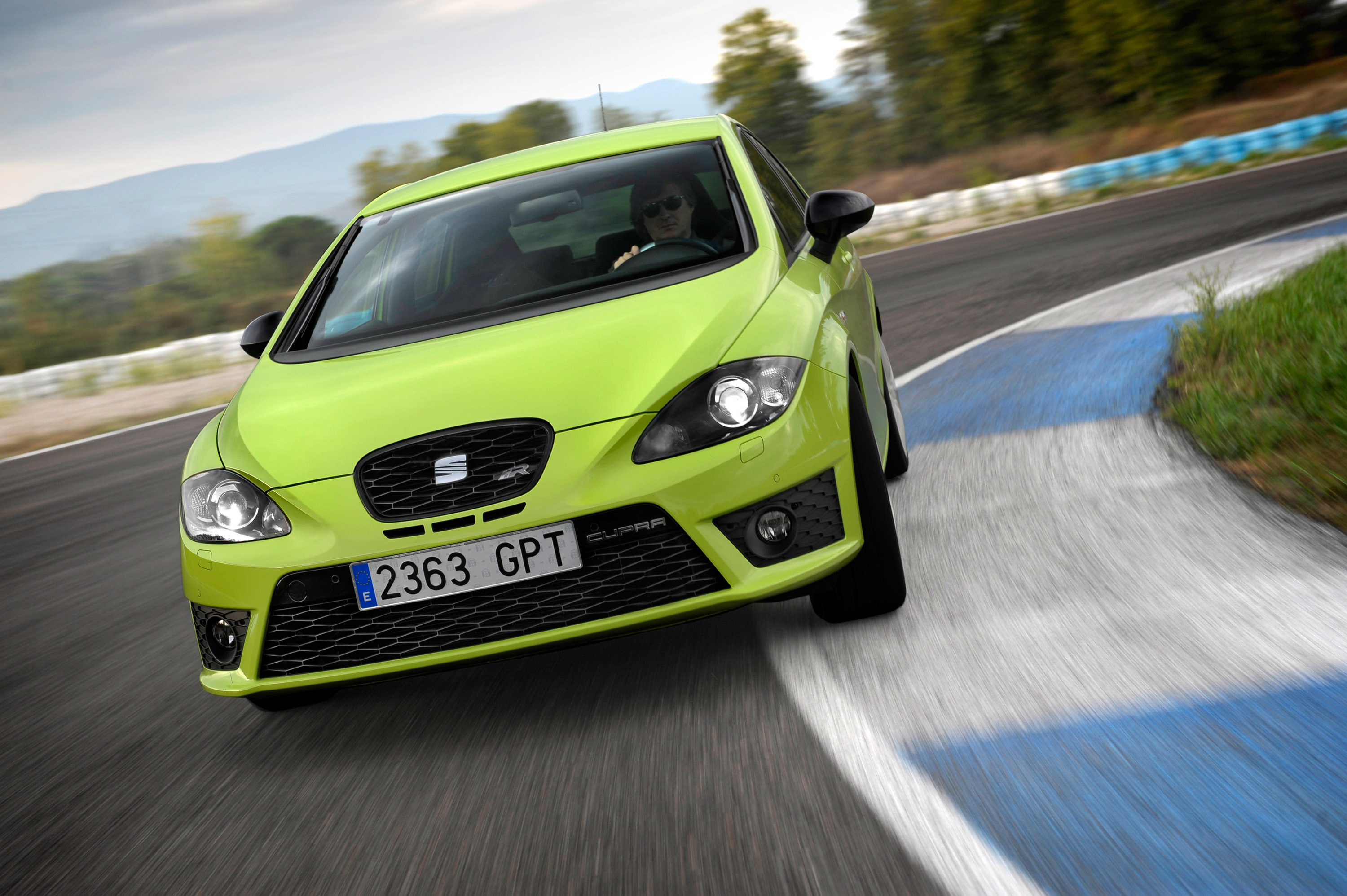 SEAT Leon Cupra R