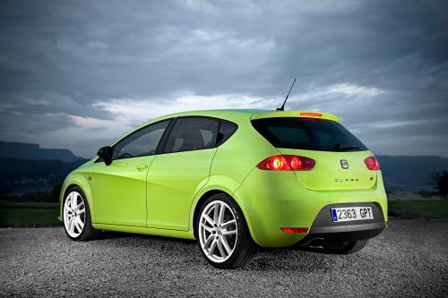 SEAT Leon Cupra R (2009) - picture 16 of 40