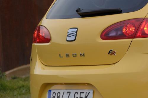 Seat Leon Linea R (2009) - picture 24 of 34