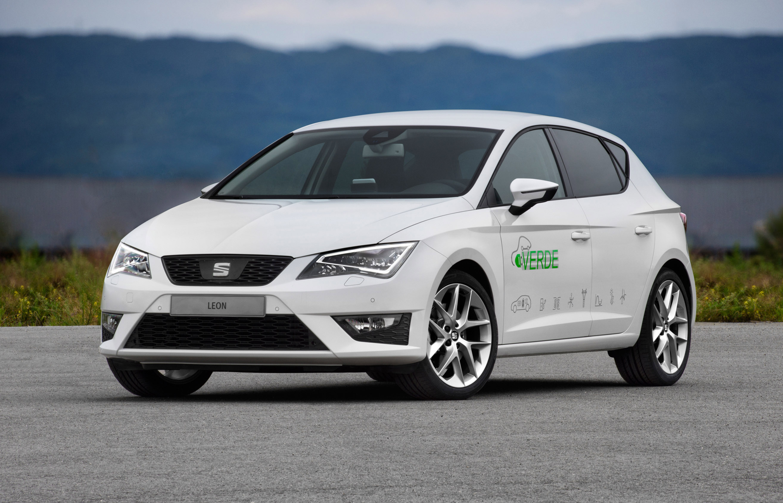 SEAT Leon Verde Hybrid Electric Prototype