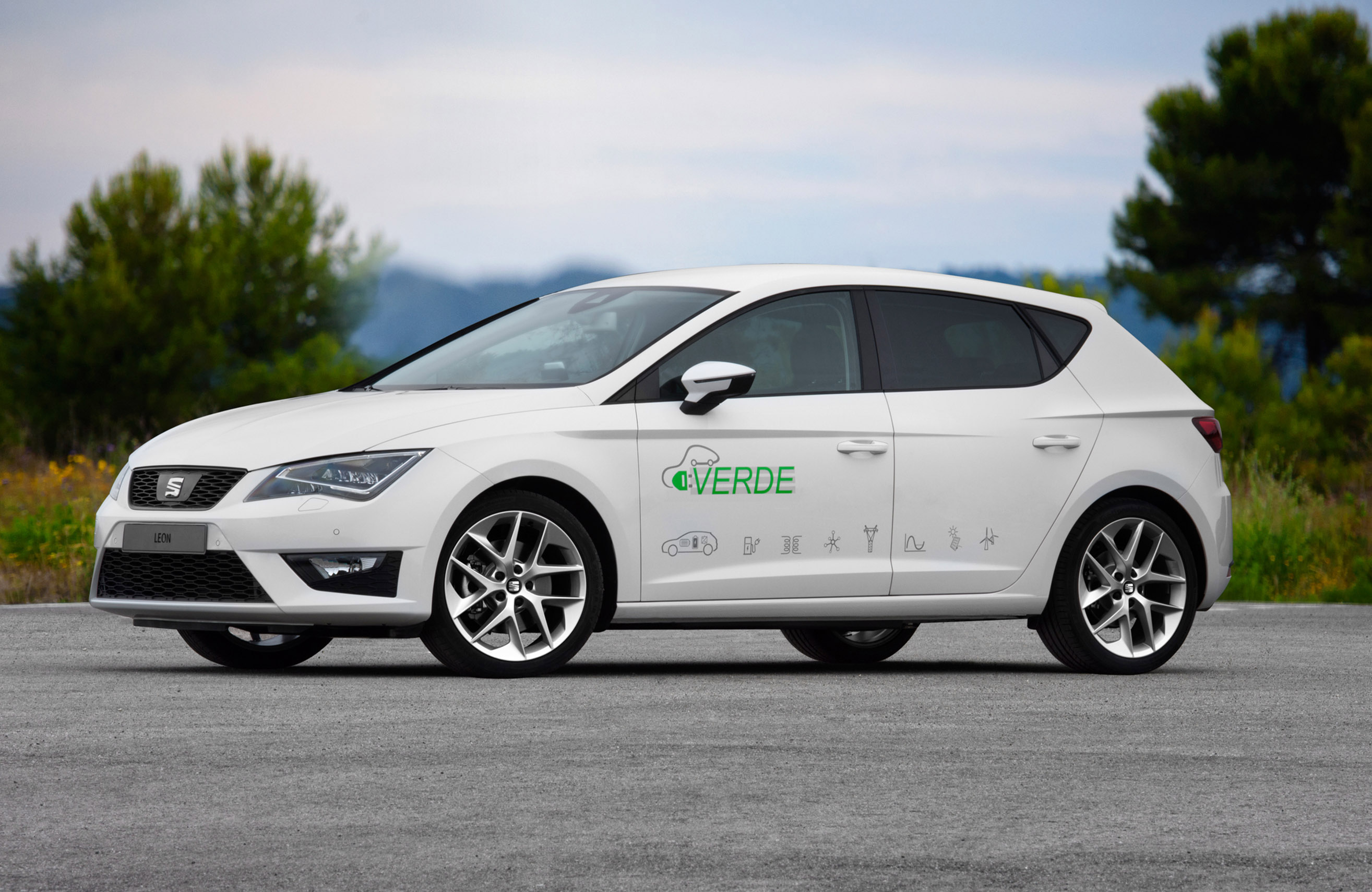 SEAT Leon Verde Hybrid Electric Prototype