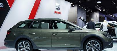 SEAT Leon X-Perience Paris (2014) - picture 7 of 10