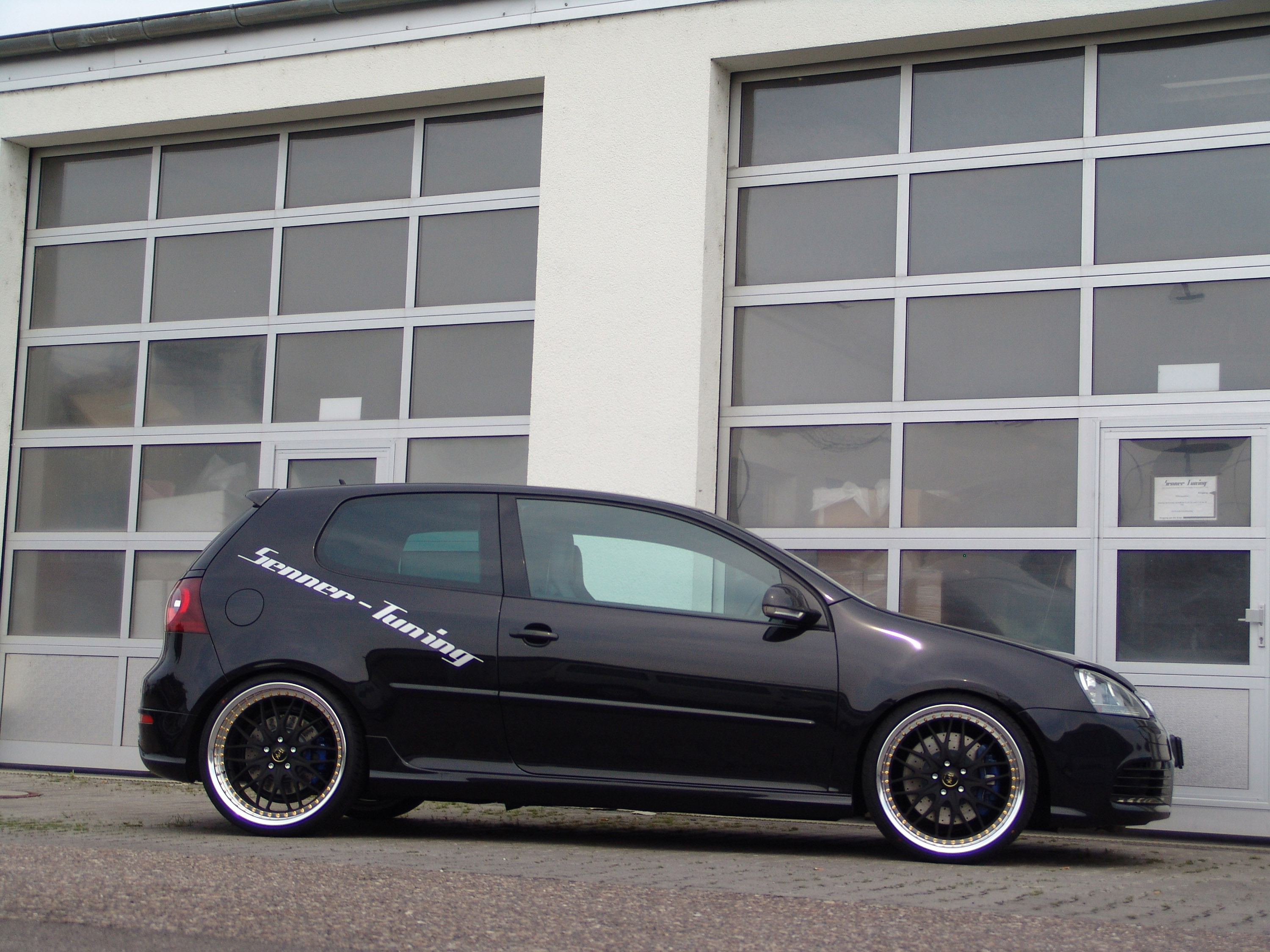 Senner Golf R32 Carbon Racer