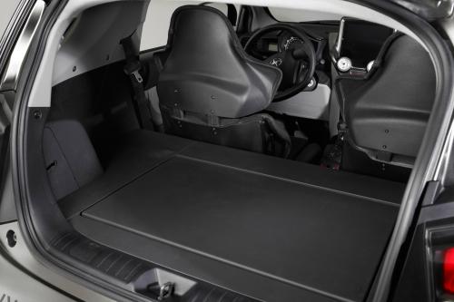 Sibal Scion iQ (2011) - picture 9 of 12