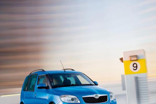 Skoda Roomster 2 (2008) - picture 1 of 5