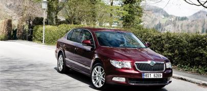 Skoda Superb (2009) - picture 4 of 8
