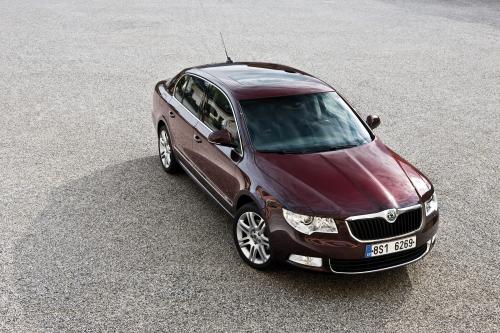 Skoda Superb (2009) - picture 8 of 8