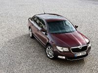 Skoda Superb (2009) - picture 4 of 8