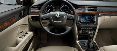 Skoda Superb Combi (2009) - picture 15 of 32