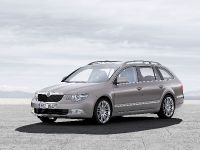 Skoda Superb Combi (2009) - picture 1 of 32