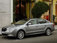 Skoda Superb (2009) - picture 1 of 5