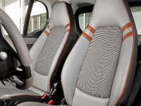 smart fortwo electric drive (2009) - picture 14 of 29