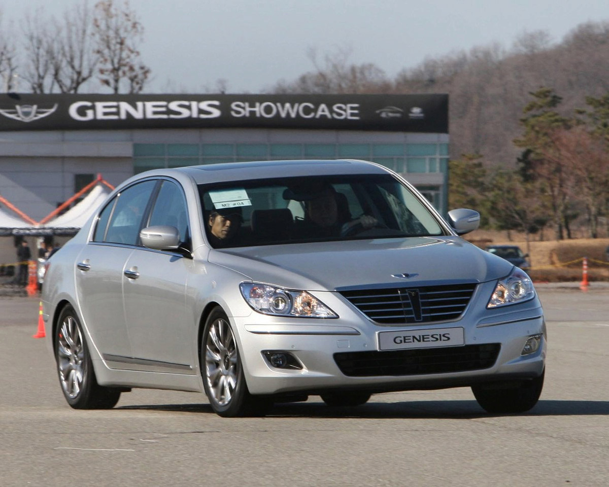 Hyundai Genesis Sedan