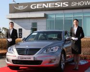 Hyundai Genesis Sedan (2008) - picture 3 of 4