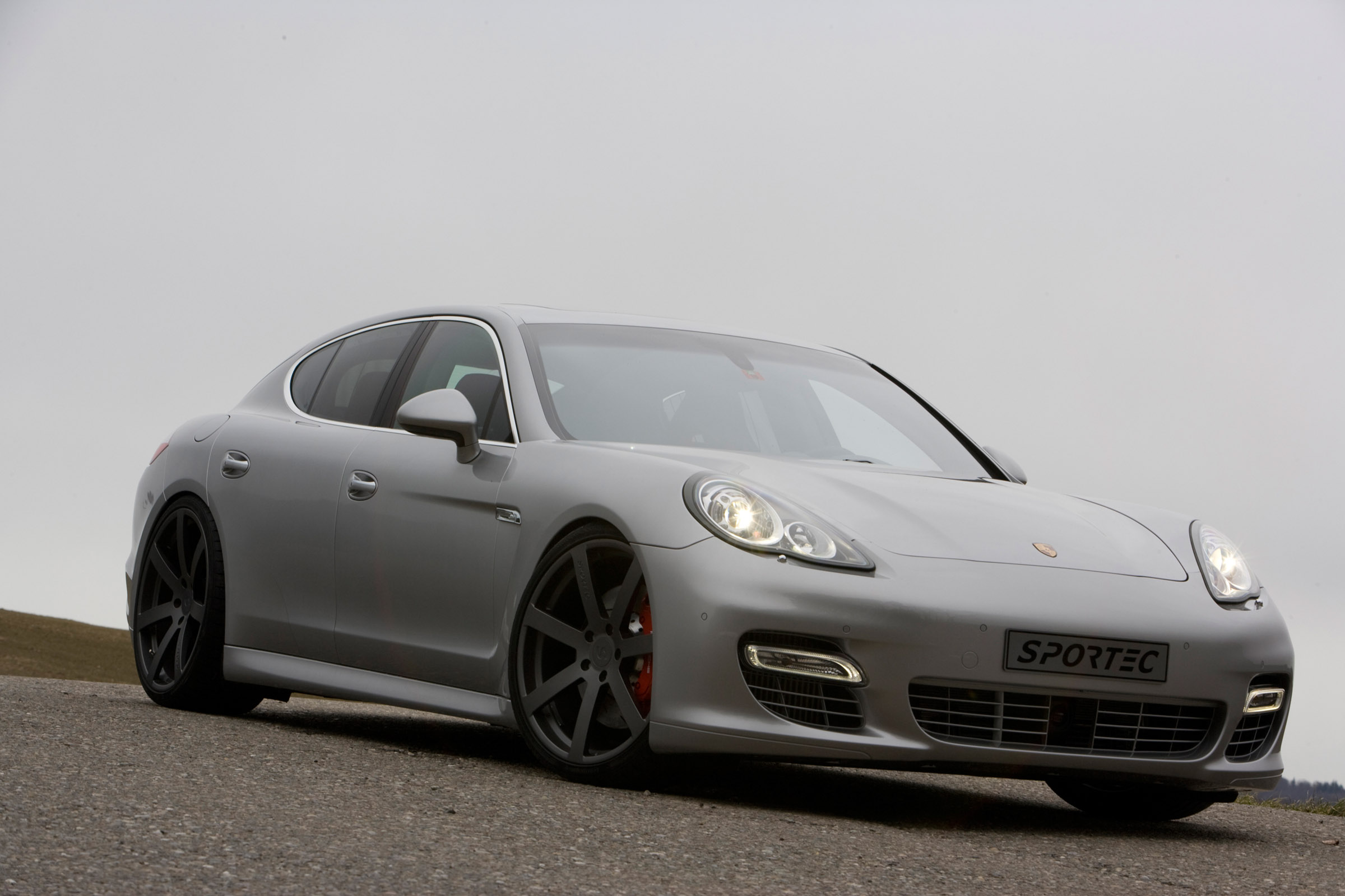 Sportec Porsche Panamera SP560