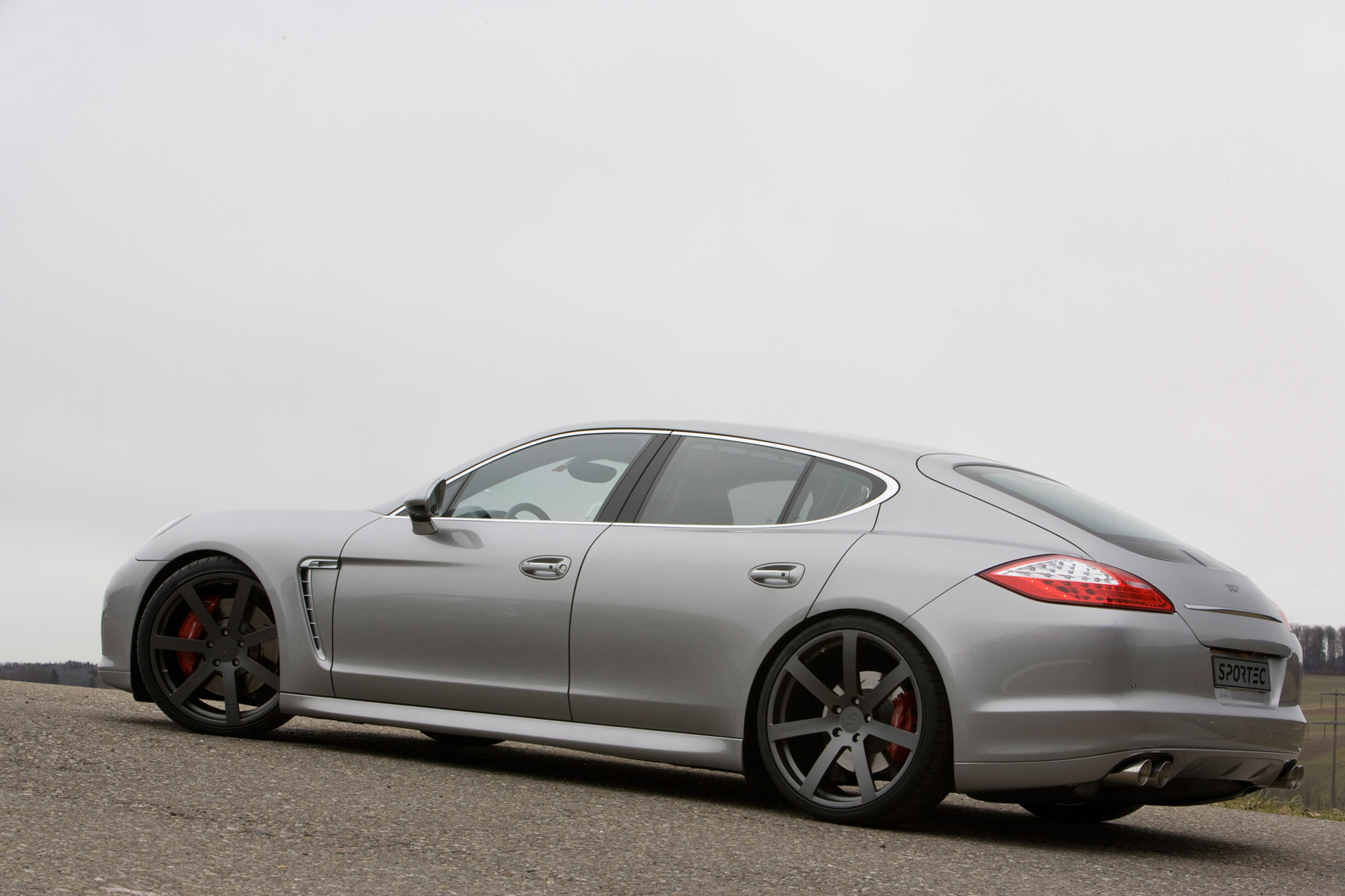 Sportec Porsche Panamera SP560