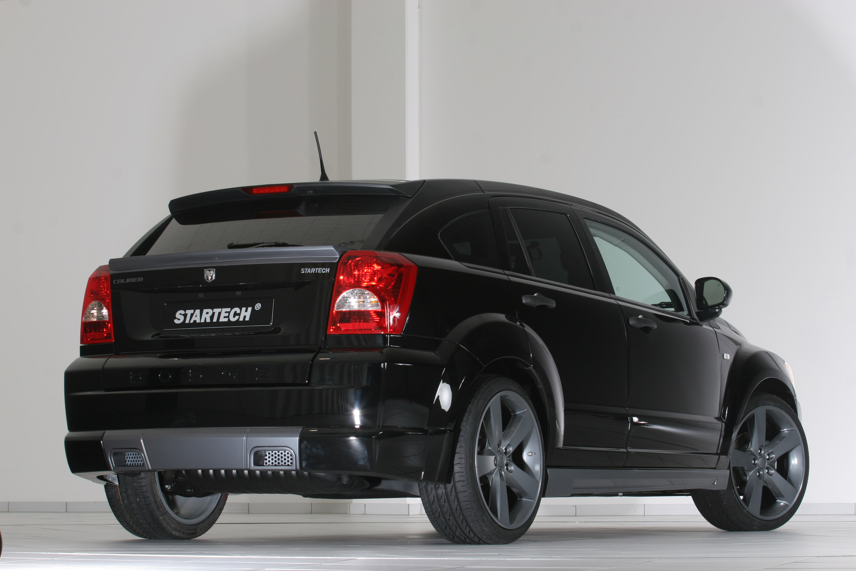 Тюнинг часть. Dodge Caliber 2007 Tuning. Dodge Caliber STARTECH. Додж Калибер 2007. Додж Калибр тюнингованный.