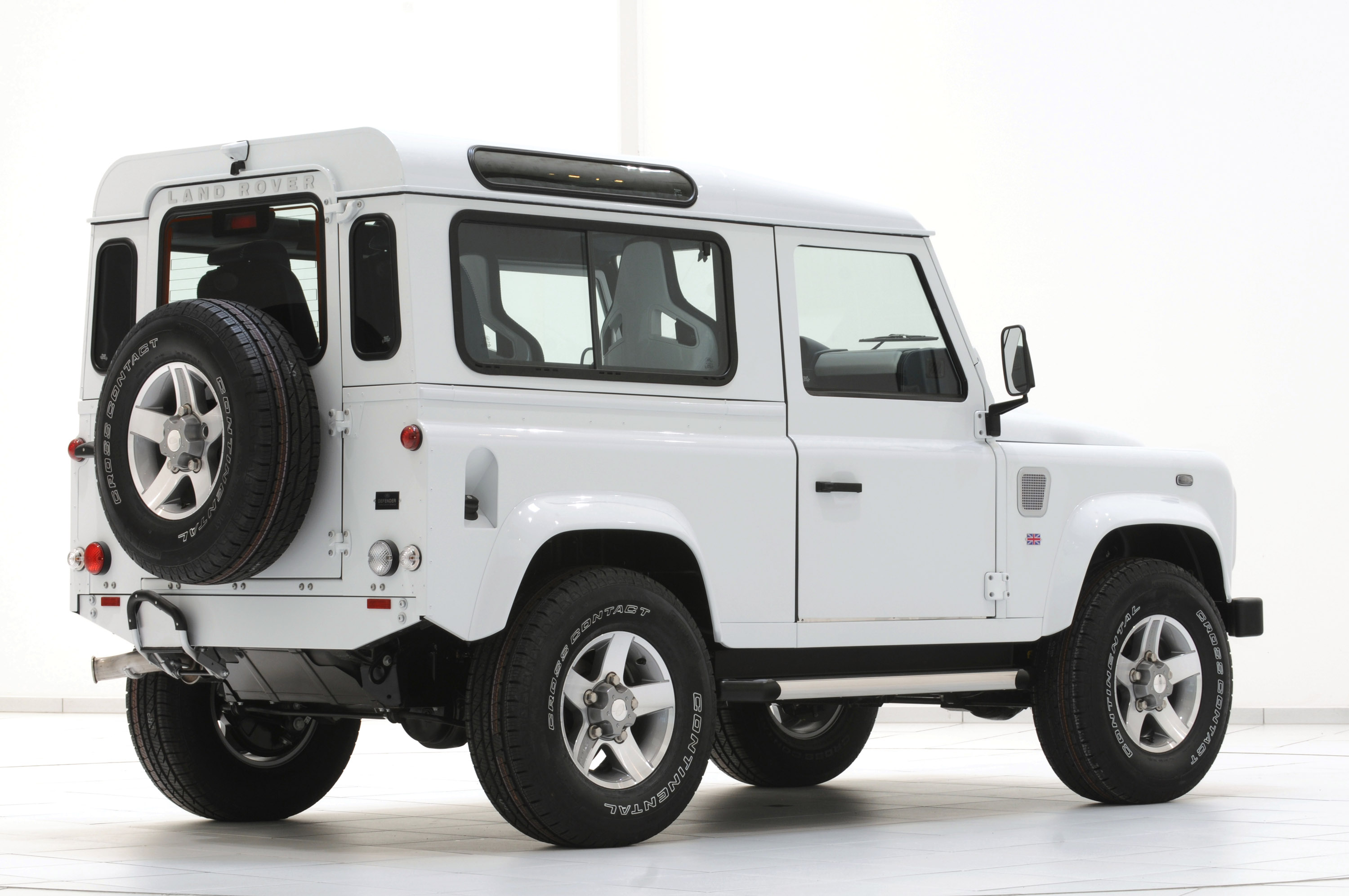 STARTECH Land Rover Defender 90 Yachting Edition