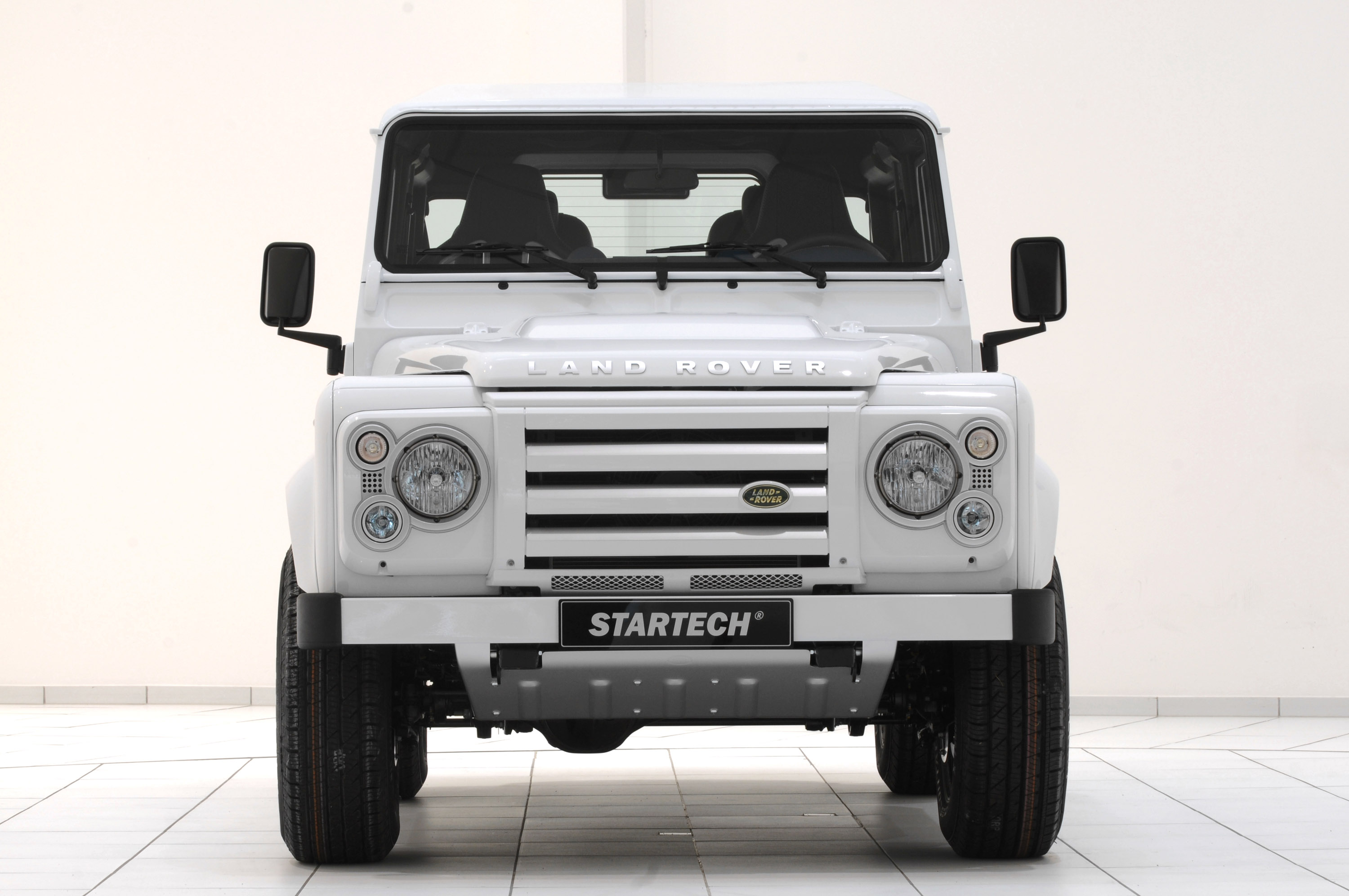 STARTECH Land Rover Defender 90 Yachting Edition