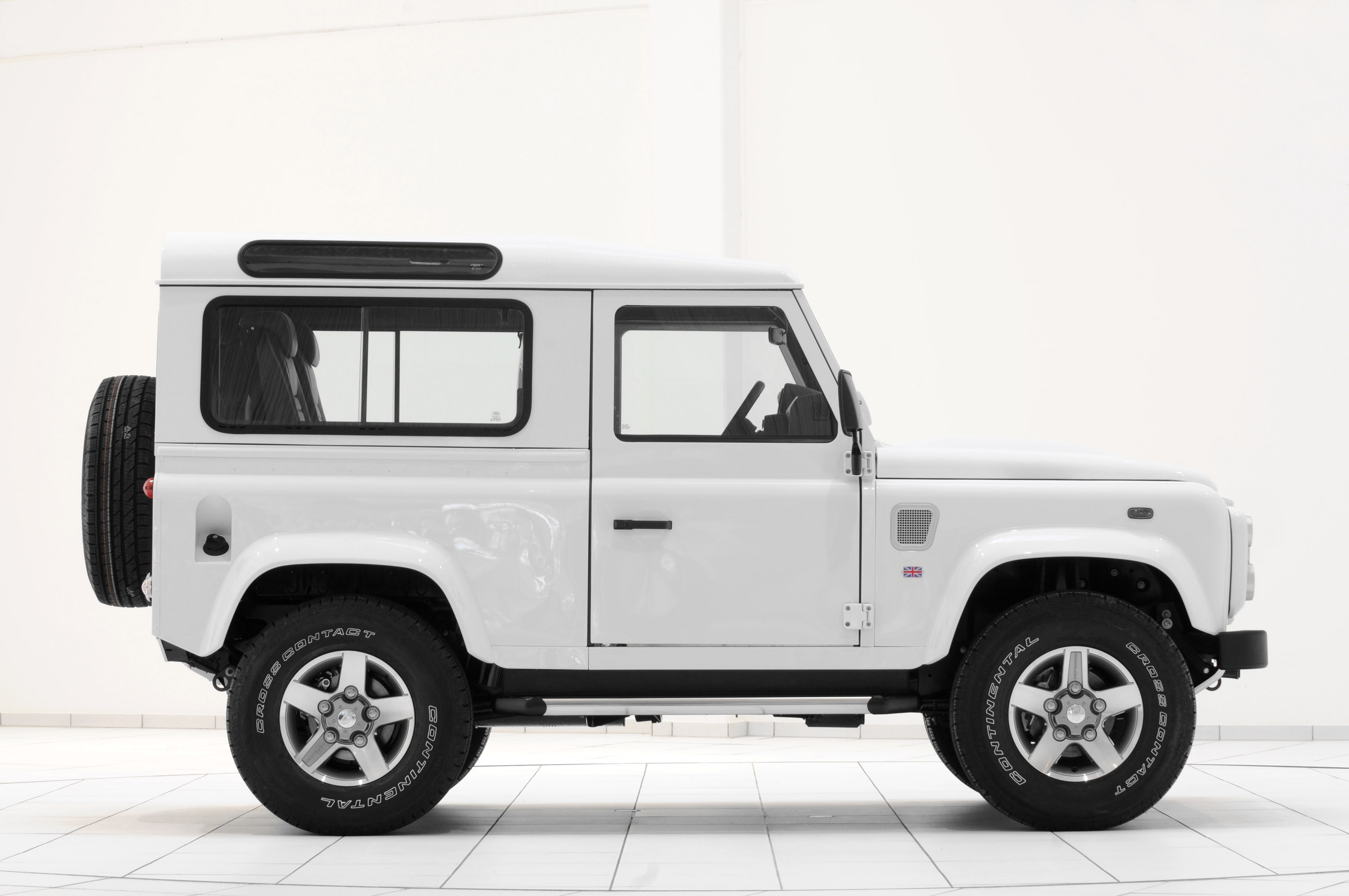 STARTECH Land Rover Defender 90 Yachting Edition