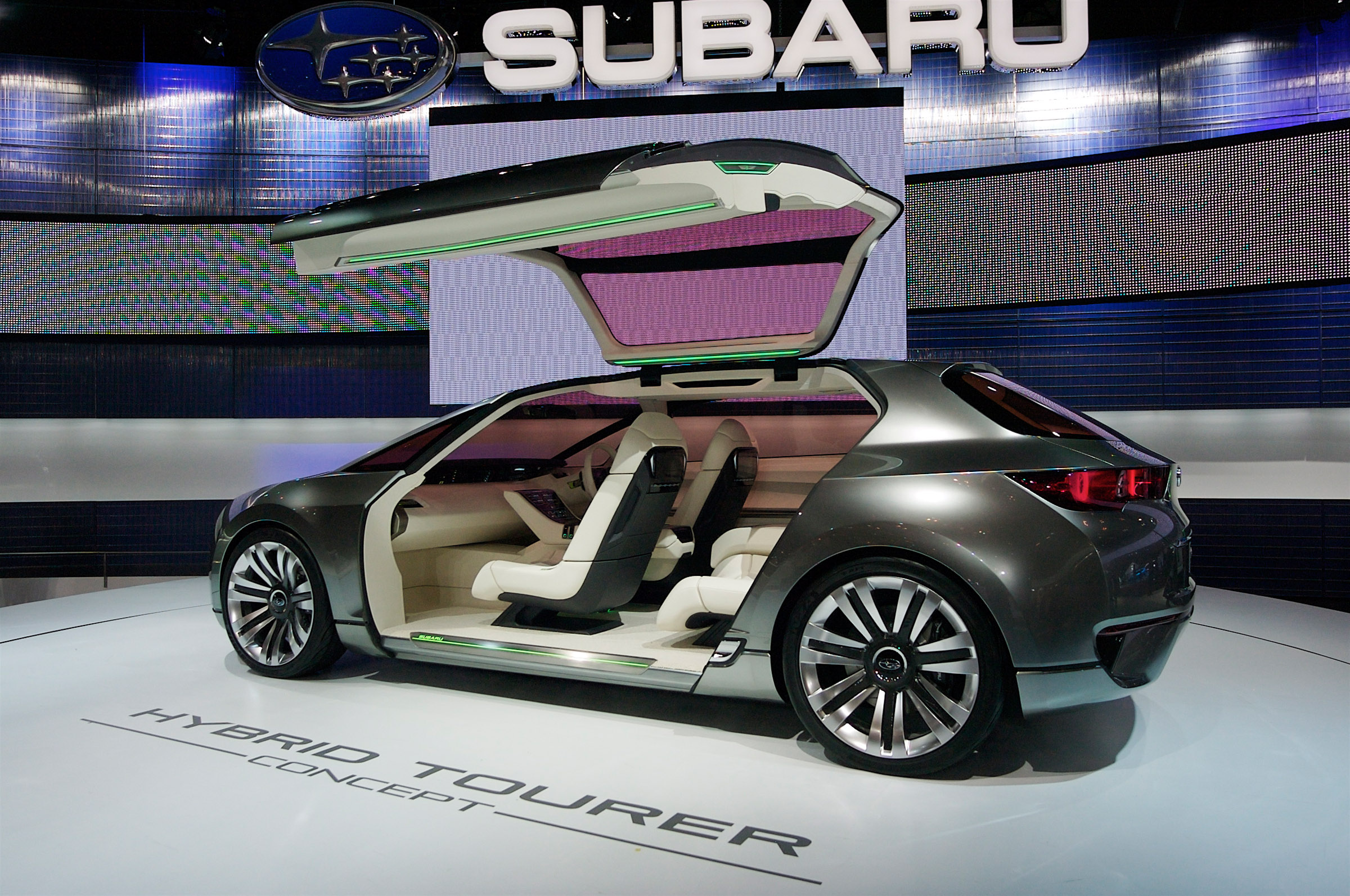 SUBARU HYBRID TOURER CONCEPT Tokyo