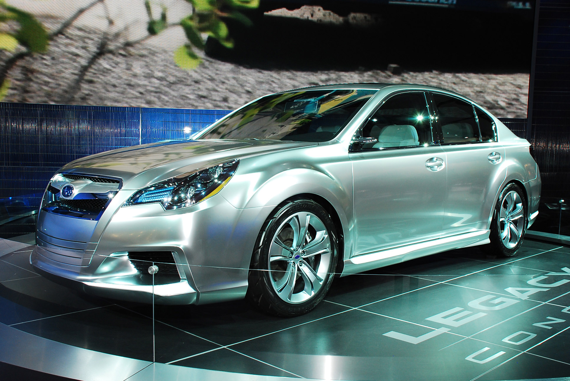 Subaru Legacy Concept Detroit