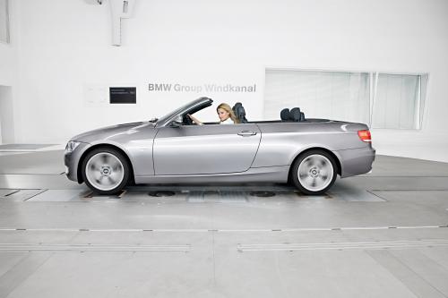 Sylvie van der Vaart in BMW wind tunel (2009) - picture 9 of 14