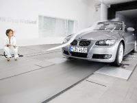 Sylvie van der Vaart in BMW wind tunel (2009) - picture 13 of 14