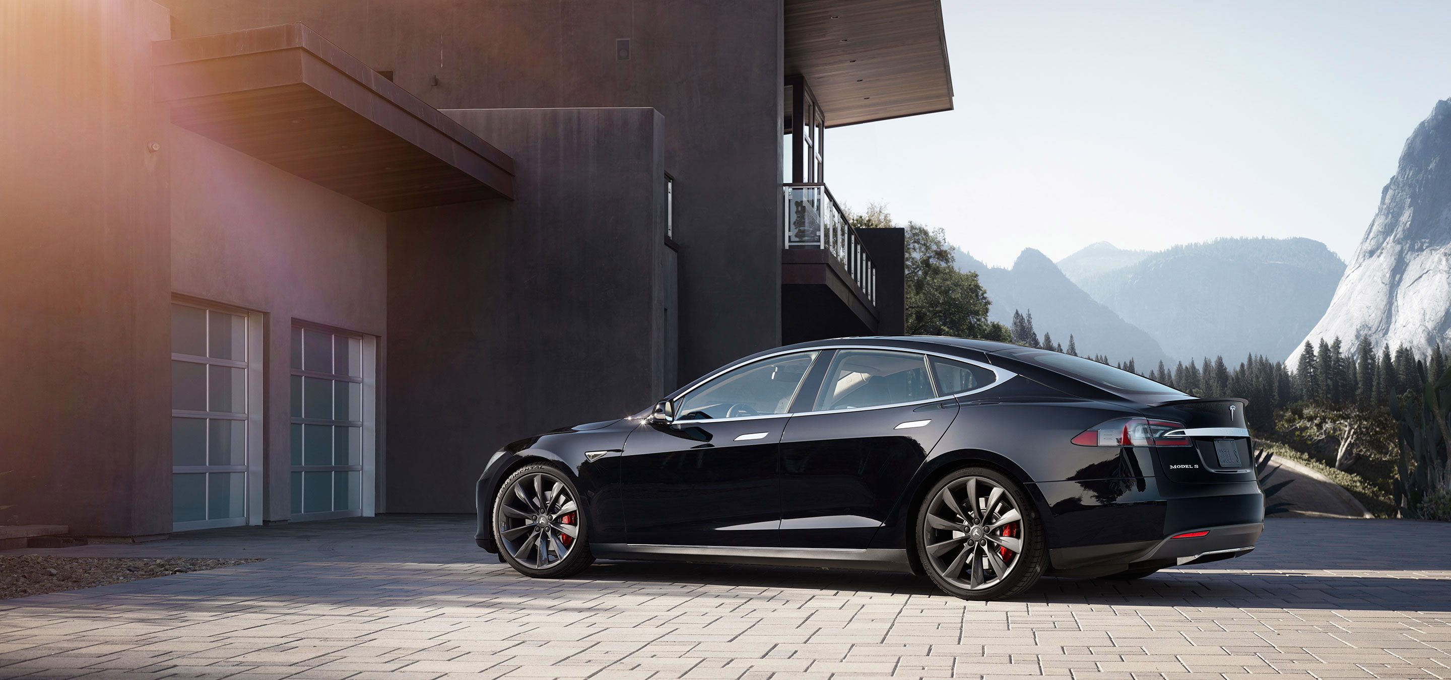 Tesla Model S Dual Motor All Wheel Drive