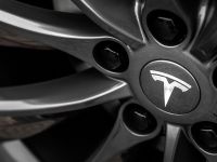 Tesla Model S Dual Motor All Wheel Drive (2015) - picture 11 of 13