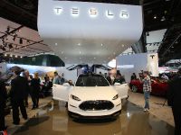 Tesla Model X Detroit (2013) - picture 2 of 6