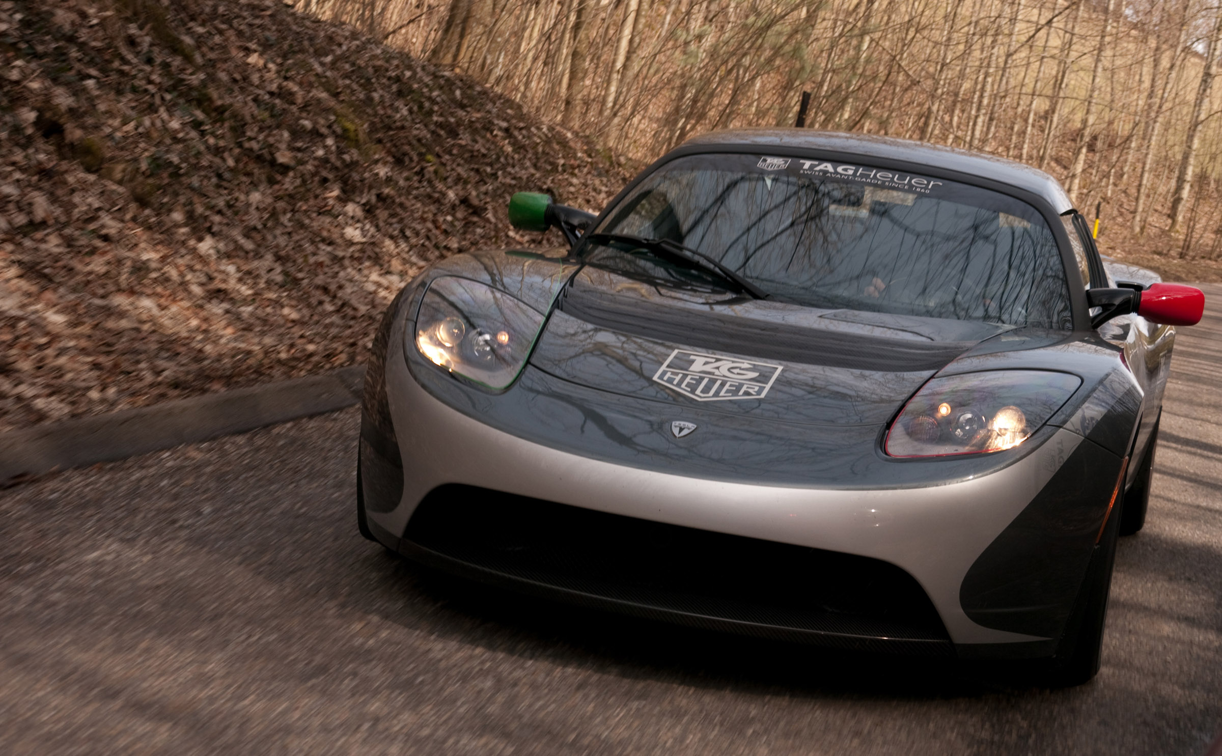 Tesla Roadster TAG Heuer - Odyssey of Pioneers world tour