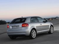 Audi A3 (2009) - picture 4 of 6