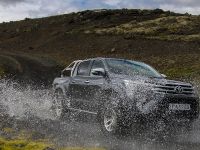 Toyota Arctic Trucks Hilux AT35 (2018) - picture 2 of 4
