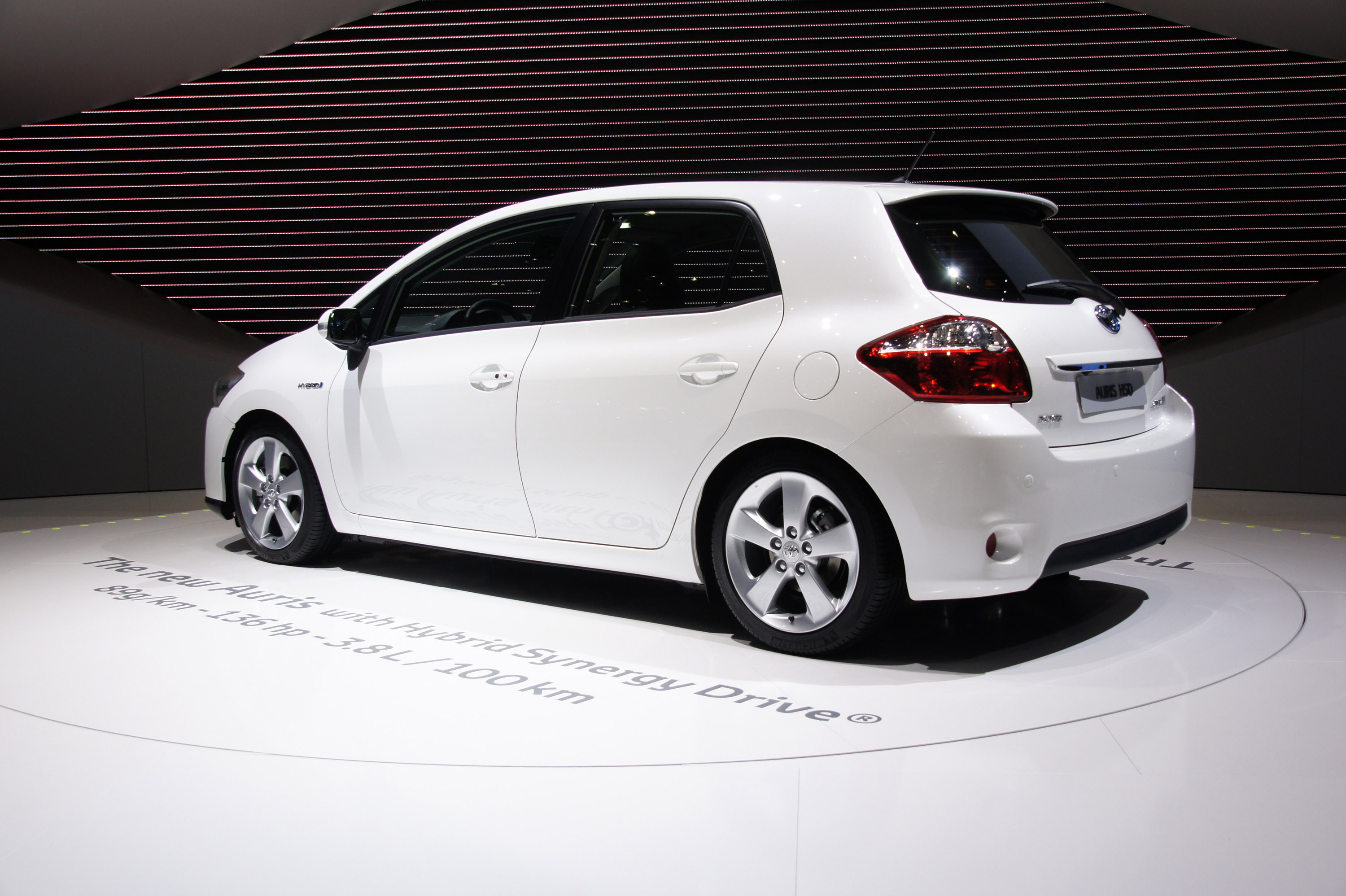 Toyota Auris HSD Geneva