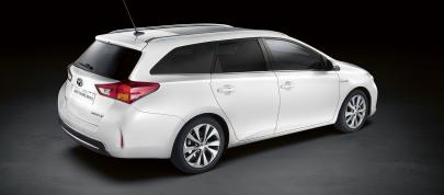 Toyota Auris Touring Sports (2012) - picture 4 of 6