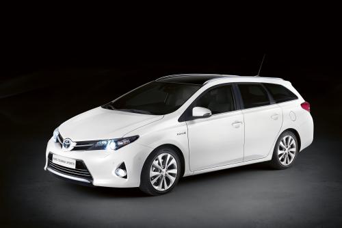 Toyota Auris Touring Sports (2012) - picture 1 of 6
