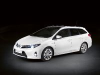 Toyota Auris Touring Sports (2012) - picture 1 of 6