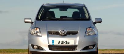 Toyota Auris (2008) - picture 12 of 33