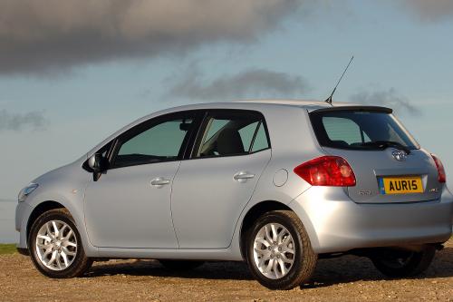 Toyota Auris (2008) - picture 16 of 33