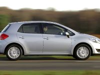 Toyota Auris (2008) - picture 22 of 33