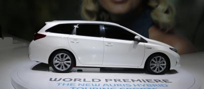 Toyota AurisHybrid Touring Sports Paris (2012) - picture 4 of 5