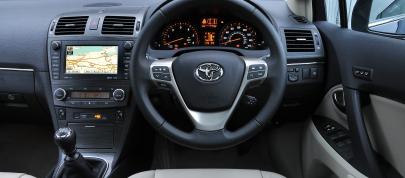 Toyota Avensis Built In Britain (2009) - picture 7 of 7