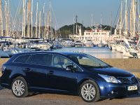 Toyota Avensis Built In Britain (2009) - picture 4 of 7