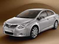 Toyota Avensis, Urban Cruiser and iQ (2009) - picture 2 of 10