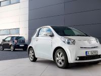 Toyota Avensis, Urban Cruiser and iQ (2009) - picture 6 of 10