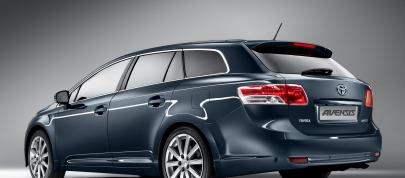 Toyota Avensis (2008) - picture 7 of 11