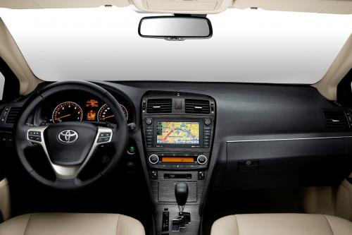 Toyota Avensis (2008) - picture 9 of 11