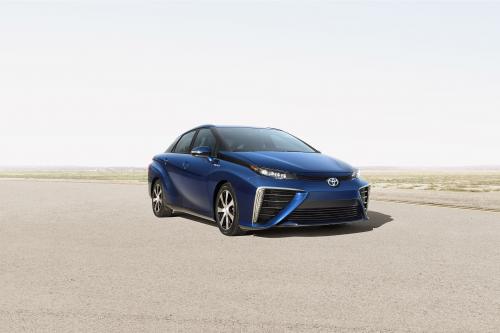Toyota Fuel Cell  Vehicle (2015) - picture 1 of 2